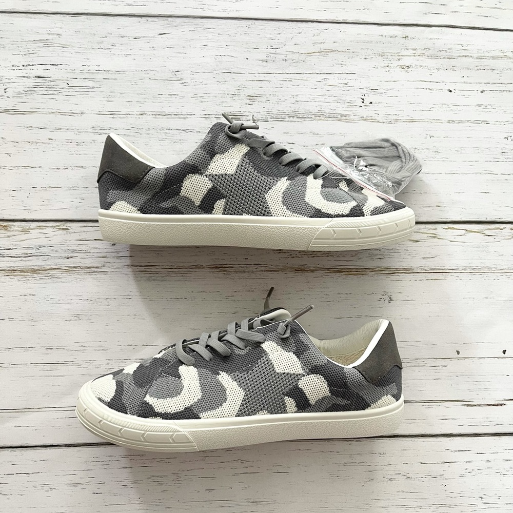NWT Vintage Havana Fly Multi Camo Sneaker